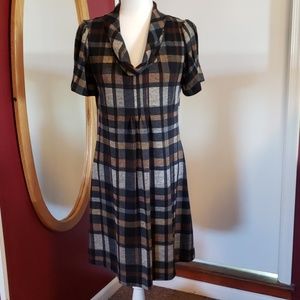 Sweater dress with short sleeves